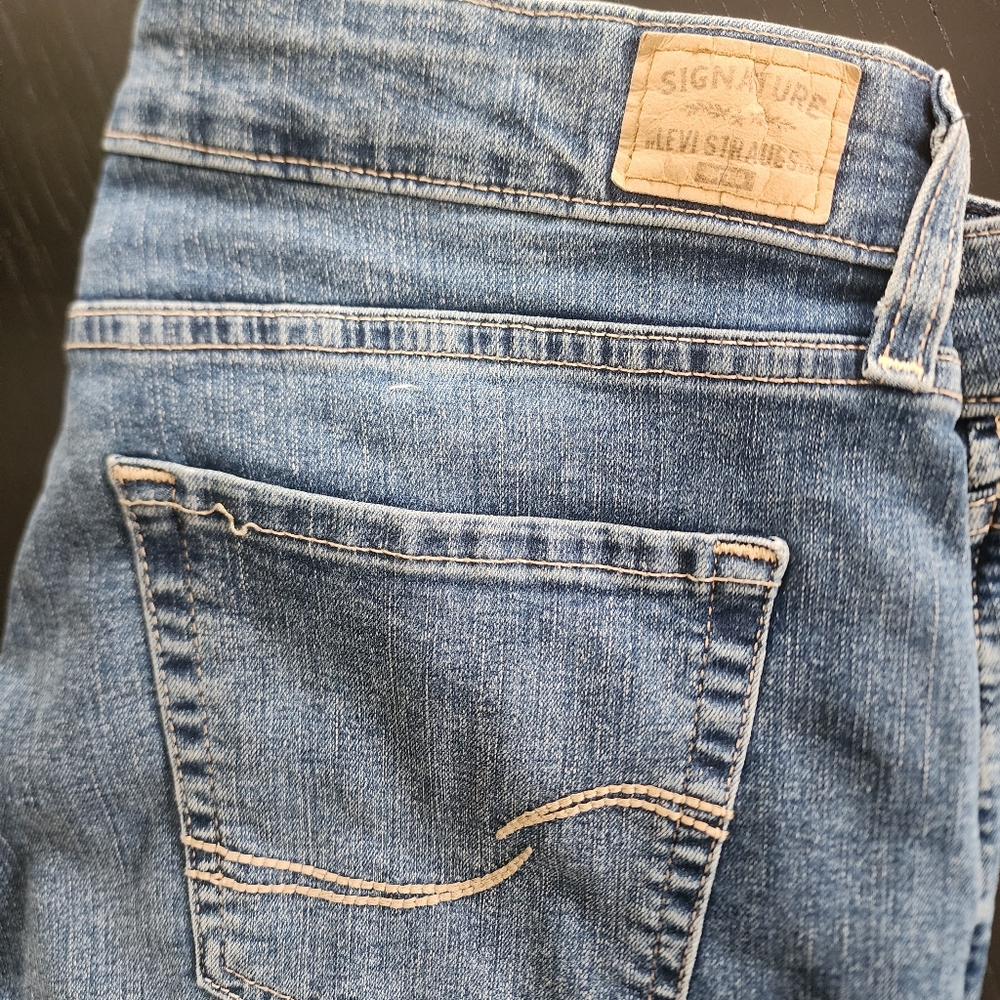 Levi Strauss Denim Mid-Rise Bermuda Shorts Boat Coastal Casual Classic Sz 12 EUC - Picture 5 of 14